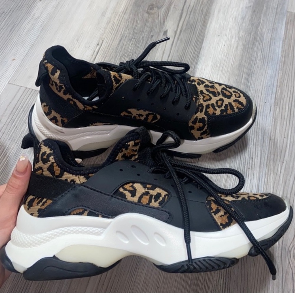 Steve Madden Leopard Shoes Size 6